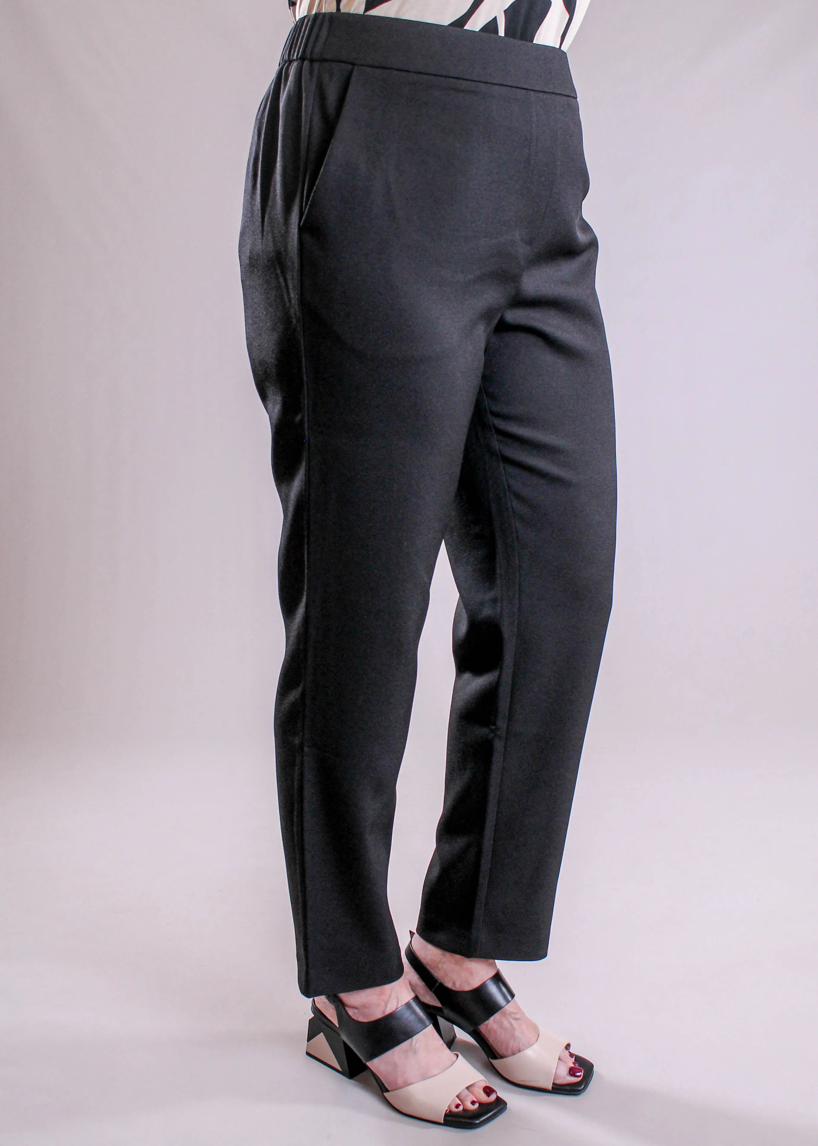 Charlie B Pull On Crop Pant with Pockets