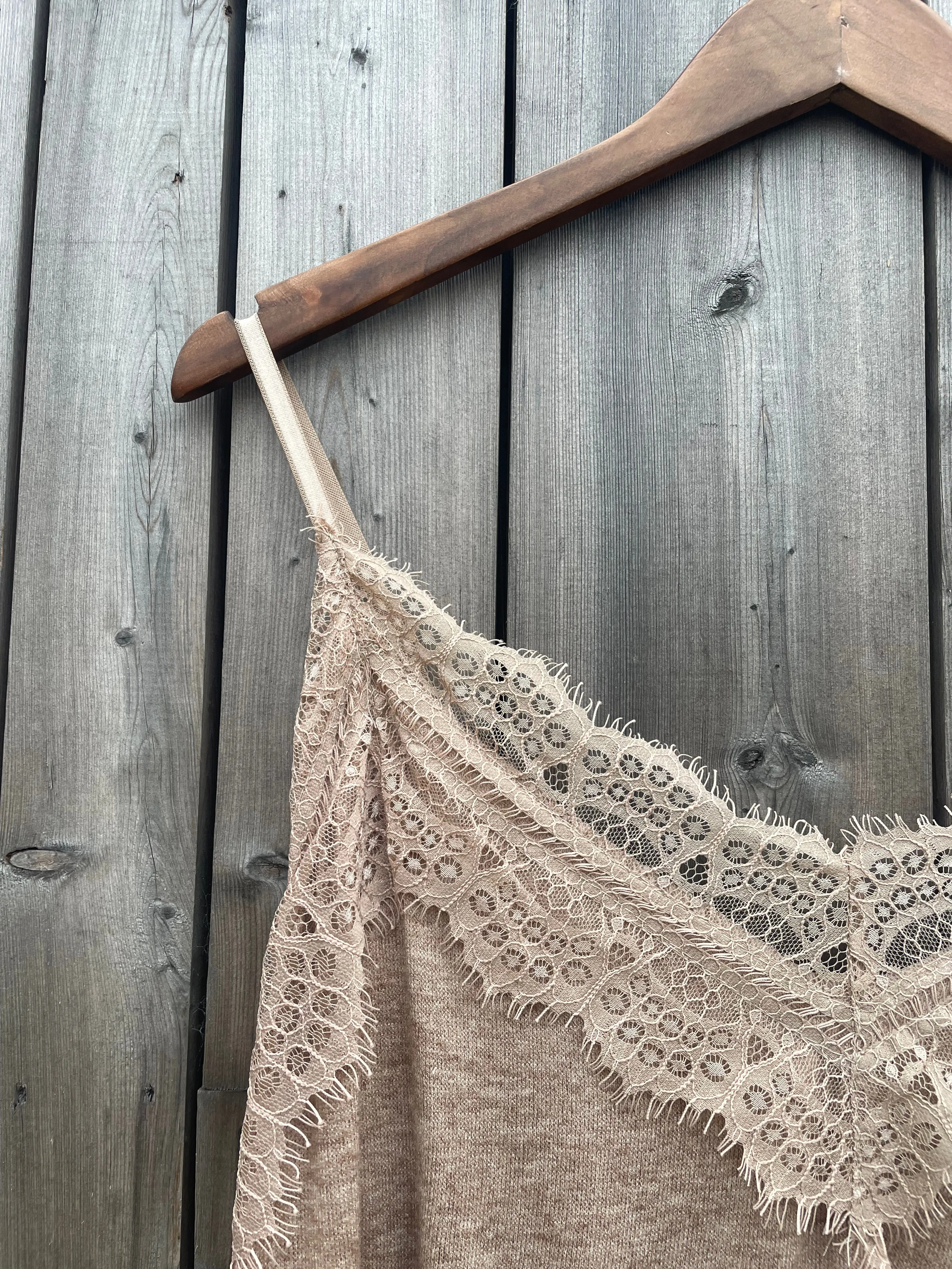 Law and Co Curve - Cali Lace Trim Stretch Camisole - Taupe
