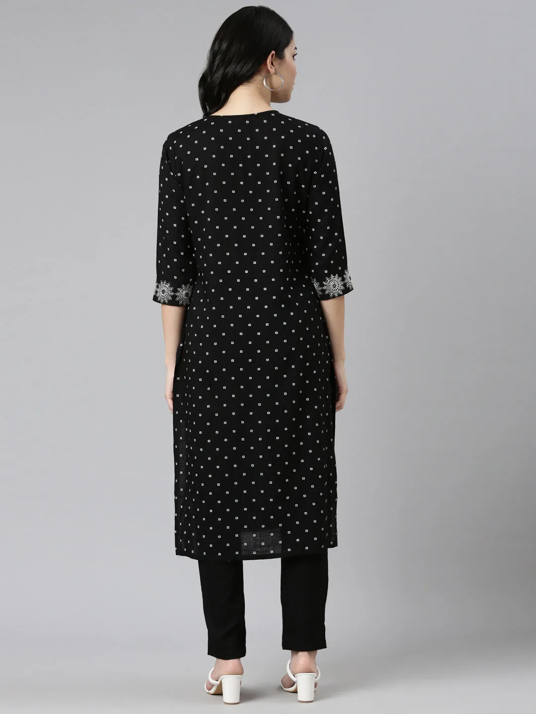 Neeru's Black Regular Straight Printed Kurta And Trousers