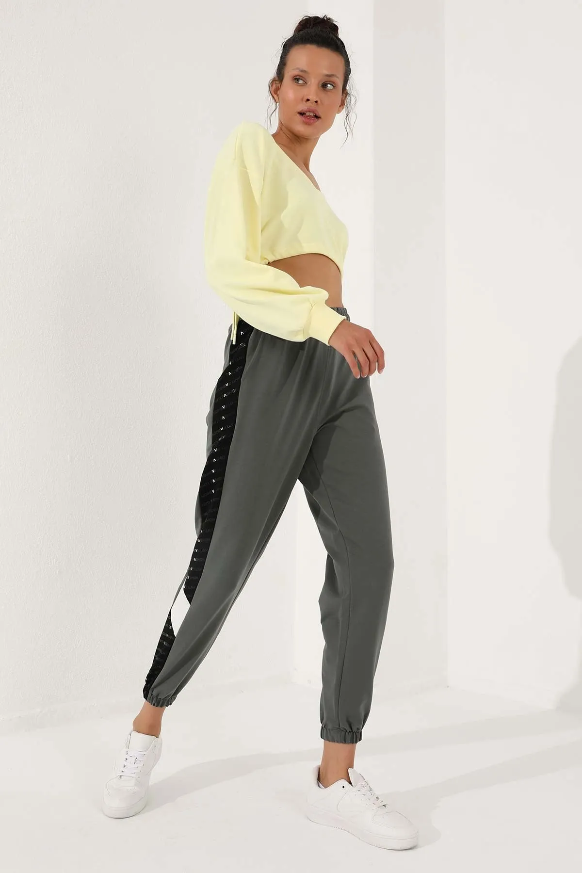 TMY Çağla Dotted Stripe Detailed Jogger Comfortable Fit Elastic Cuff Women's Sweatpants - 94579 - Peoria