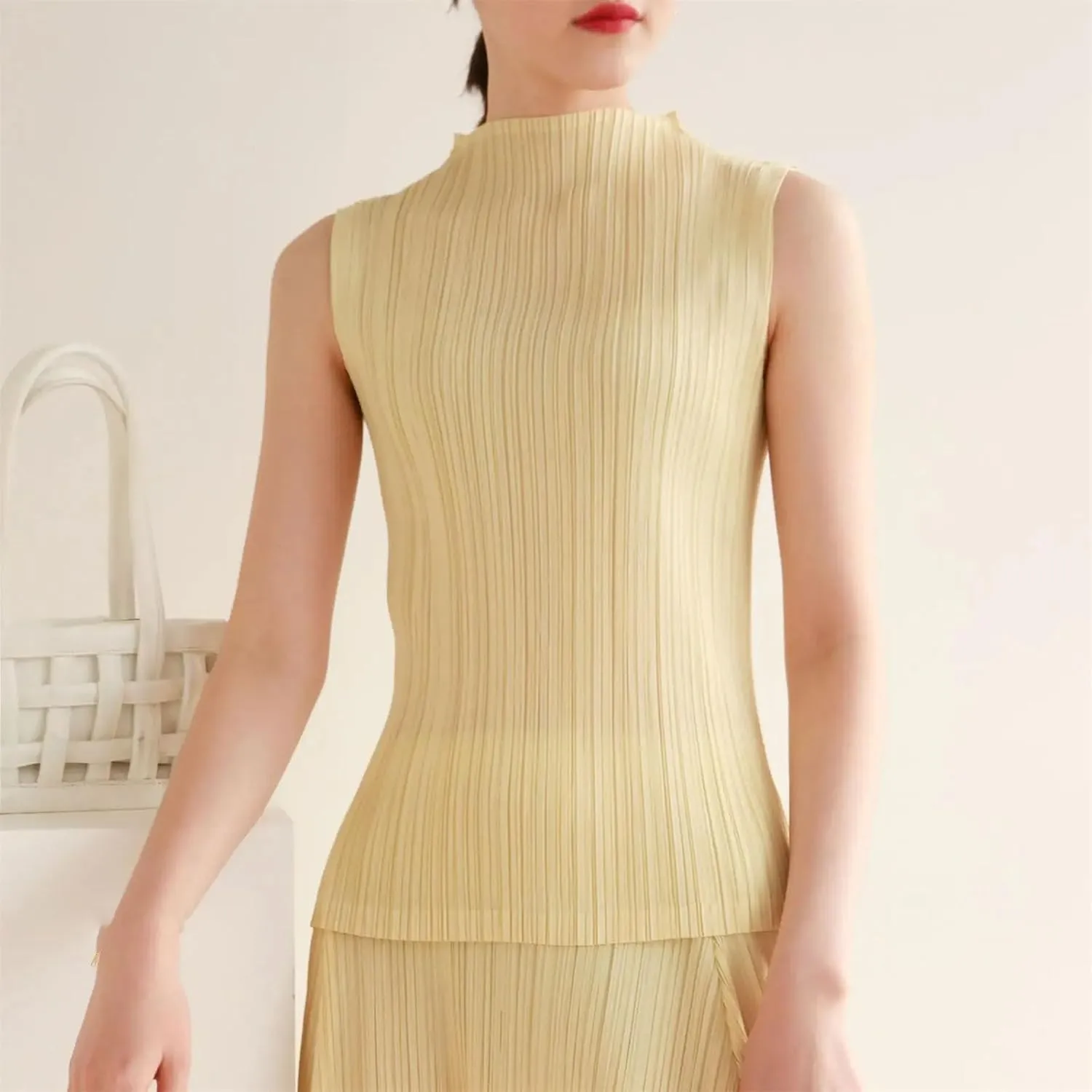 Women Pleated Sleeveless Undershirt Half-high Neck Simple Solid Color Versatile Bottoming T-Shirt Vest