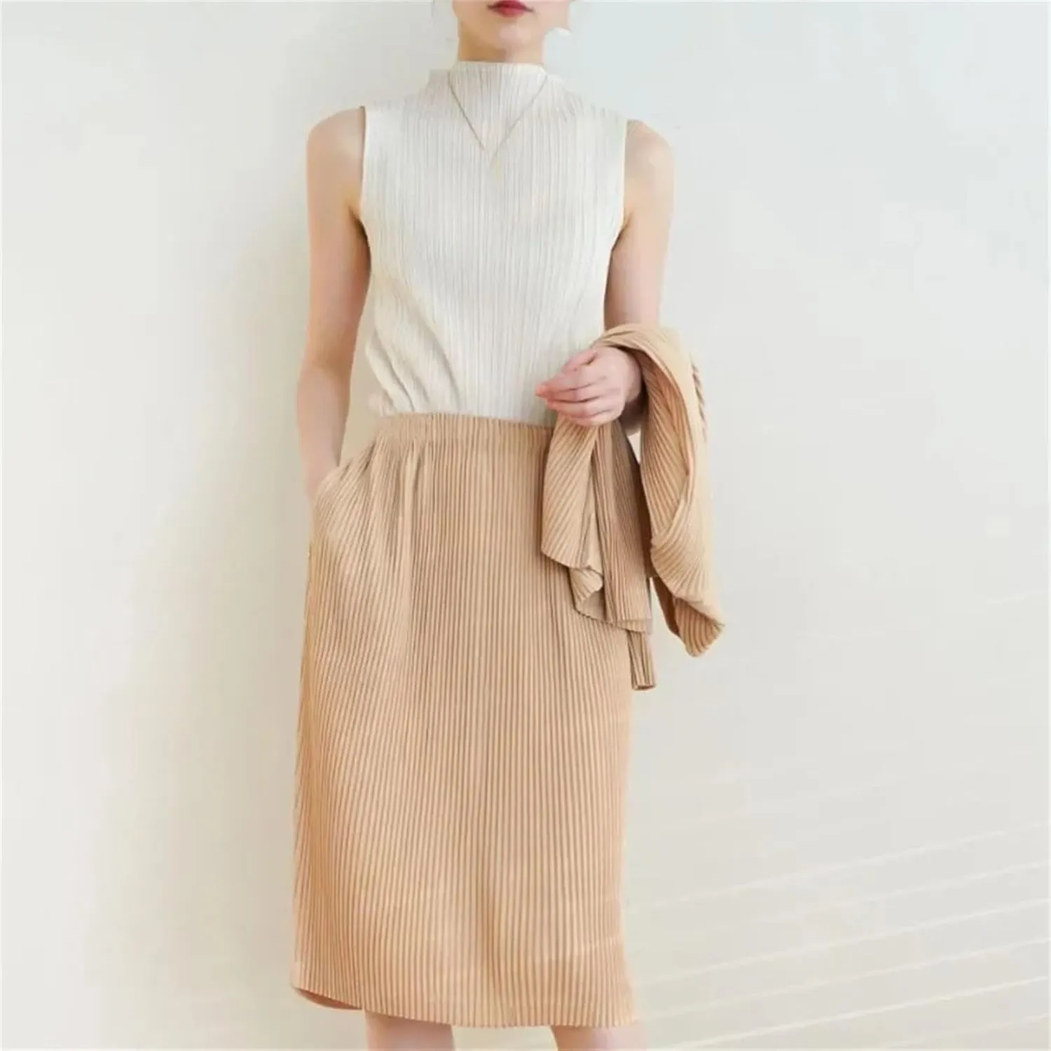 Women Pleated Sleeveless Undershirt Half-high Neck Simple Solid Color Versatile Bottoming T-Shirt Vest